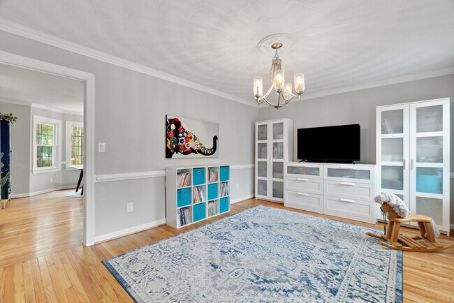 Building Photo - 717 Hempstead Ct