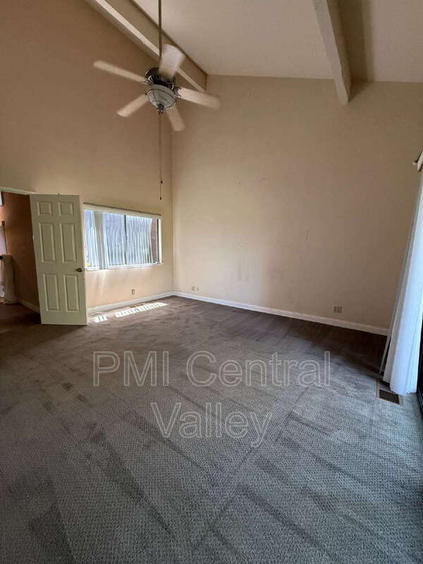 Building Photo - 1725 Edgebrook Dr