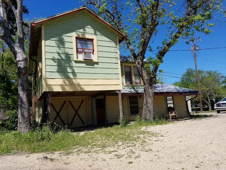 Building Photo - 715 N Main St
