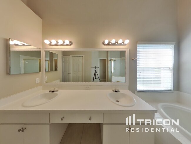 Building Photo - 3902 Little Egret Ct