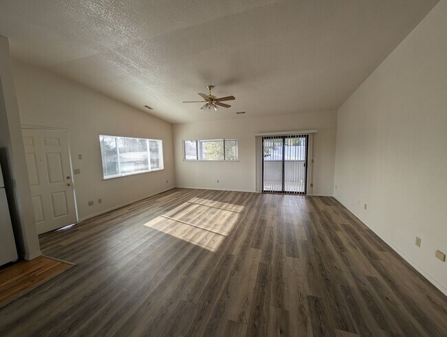 Building Photo - 2410 Wilson Ave