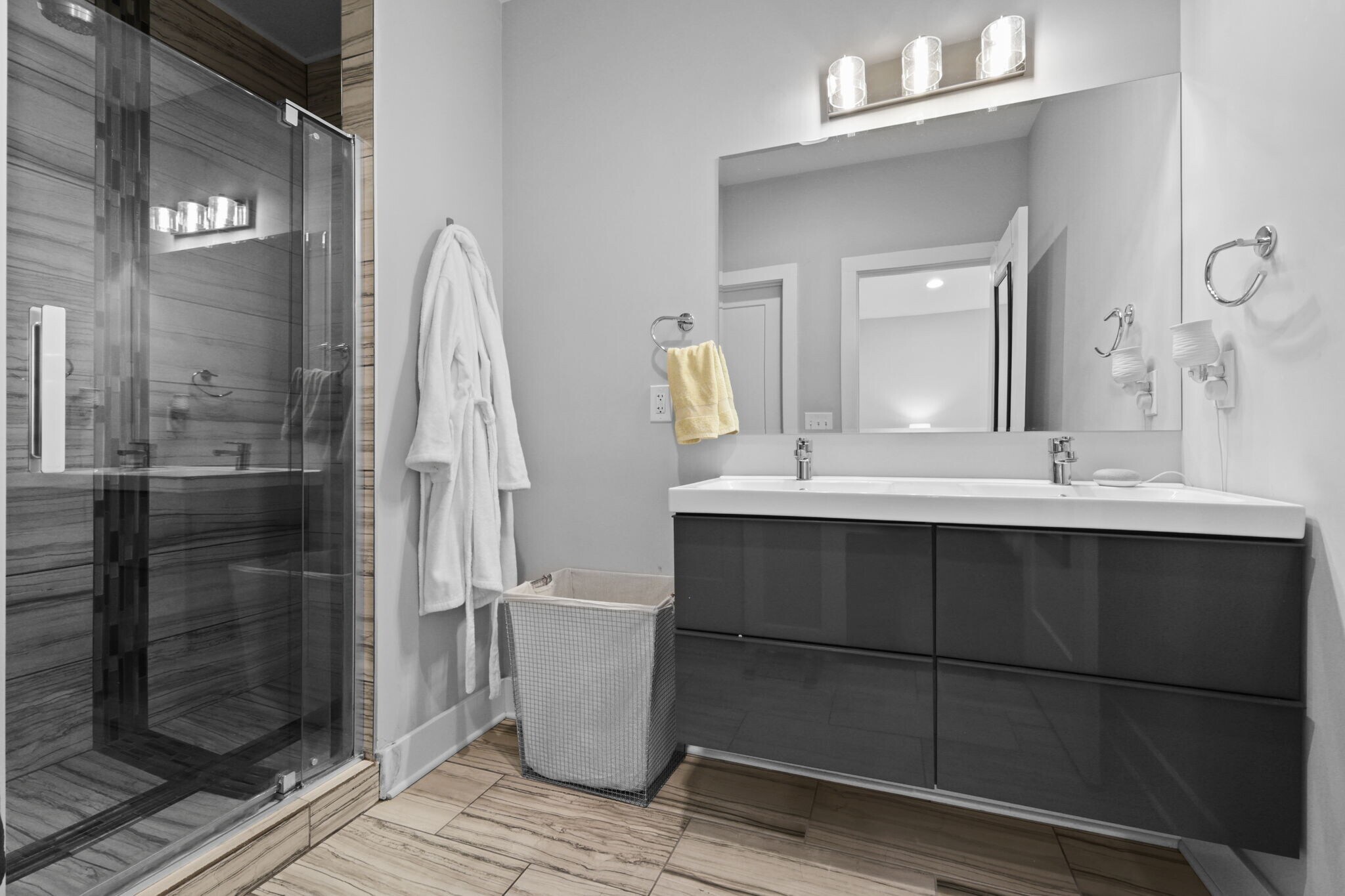 Building Photo - 2464 Broadway St