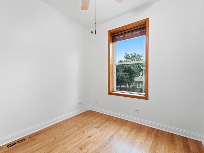 Building Photo - 3408 N Springfield Ave