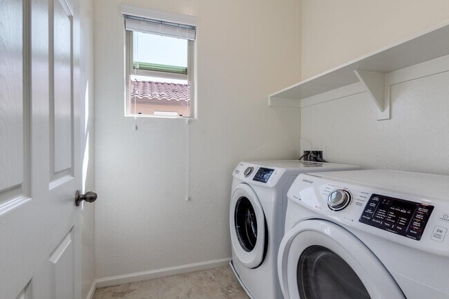 Building Photo - 3210 S Mingus Dr