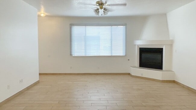 Building Photo - 235 Glenridge Park Ln NE
