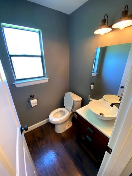 Powder room (half bath) - 8107 Hood Cir