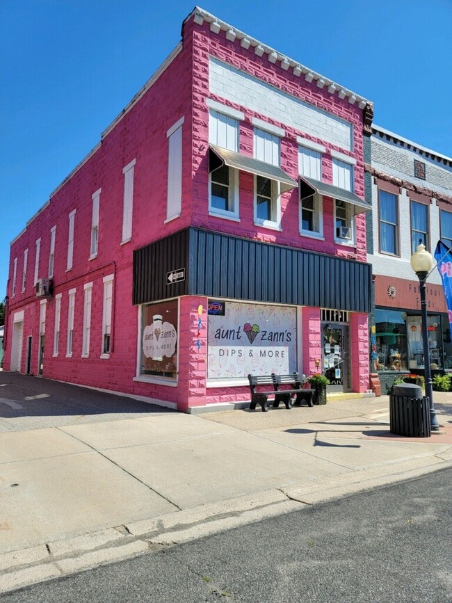 Building Photo - 337 S Lincoln Ave