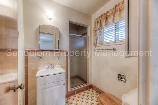 Building Photo - For Lease | Midtown Tulsa | Available Now!