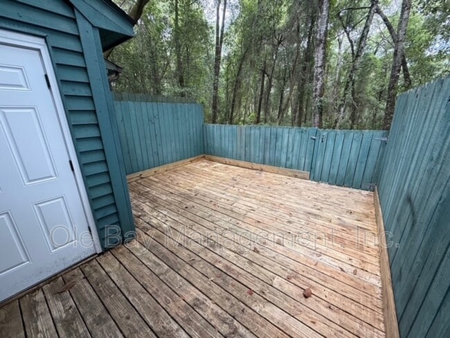 Building Photo - 6 Summer Oaks Dr