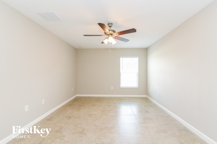 Building Photo - 409 Earhart Dr