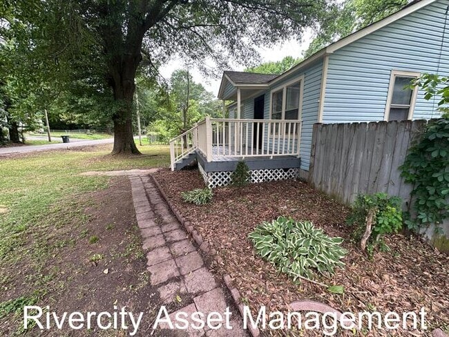 Building Photo - Rare Gem Ready For Move In!!!!! Section 8 ...