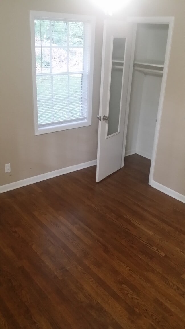 Building Photo - 1584 Greenwood Dr NW