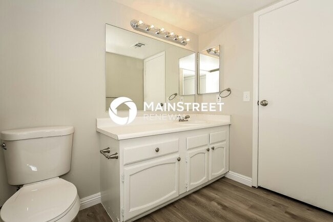 Building Photo - 3 Bedroom Pet-Friendly Home in LAS VEGAS, NV with Main Street Renewal