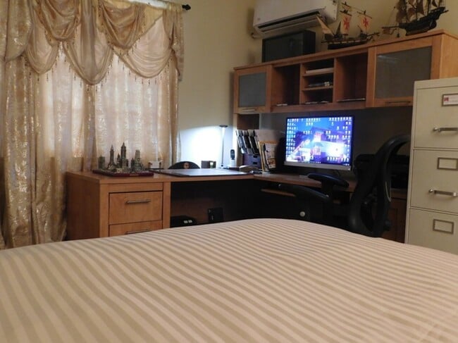 Building Photo - 5523 Harold Way