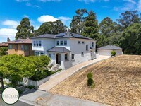 Building Photo - Spectacular Hill Top Home W/ Expansive Vie...