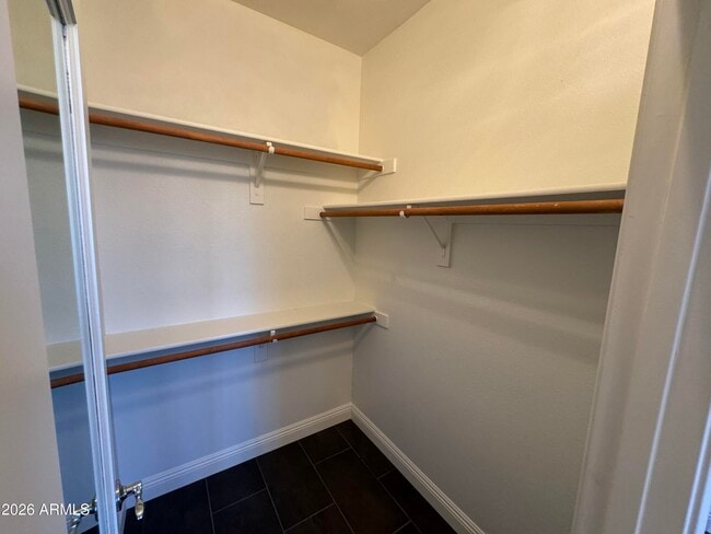 Building Photo - 1127 W Mesquite St