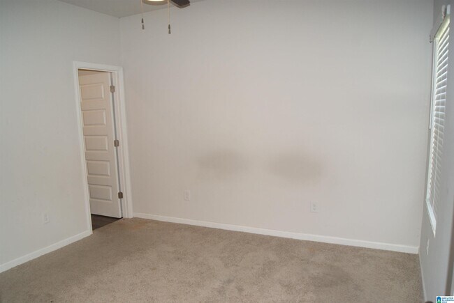 Building Photo - 533 Savannah St