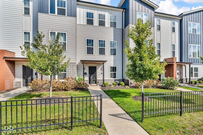 Building Photo - 315 Steeples Blvd