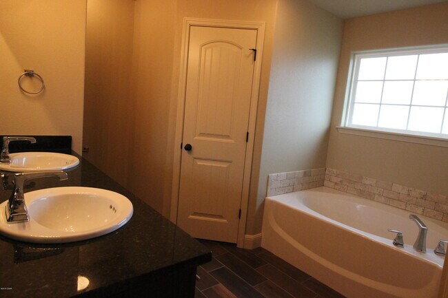 Building Photo - 3011 Dusty Ln