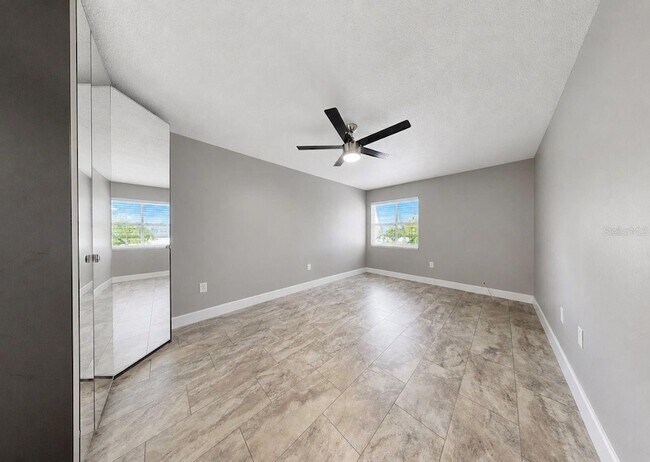 Building Photo - 1028 Apollo Beach Blvd