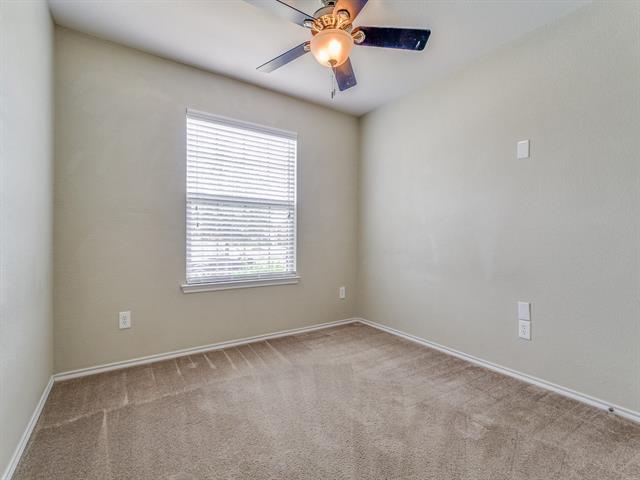 Building Photo - 430 Paddock Ln