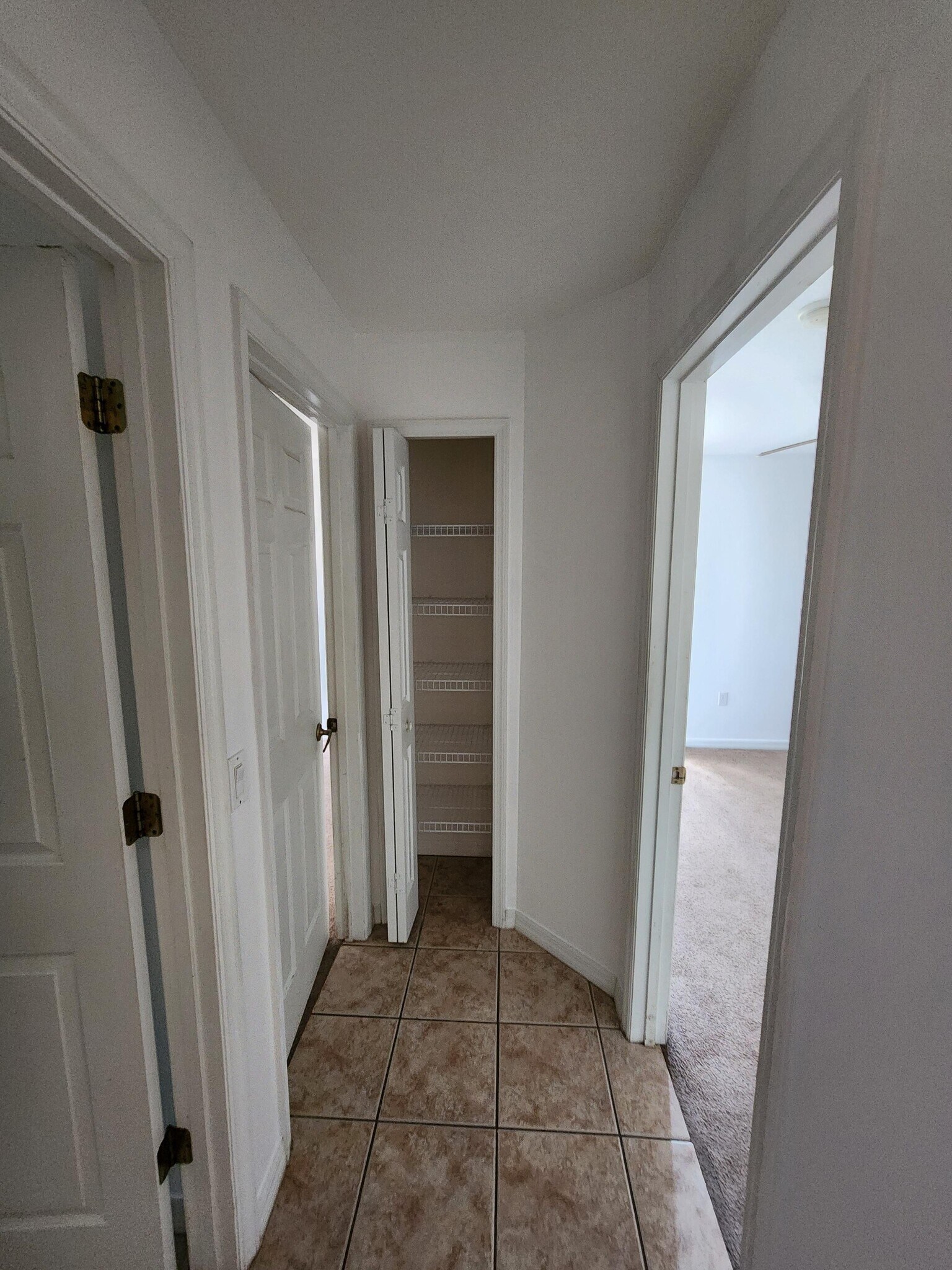 Building Photo - 1007 Deddington Pl