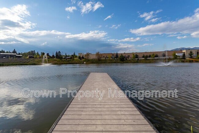 Building Photo - 317 Akers Ln