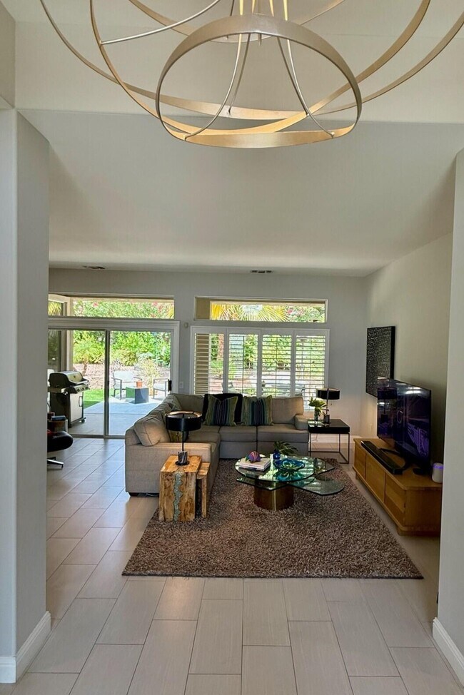 Building Photo - 78622 Waterfall Dr