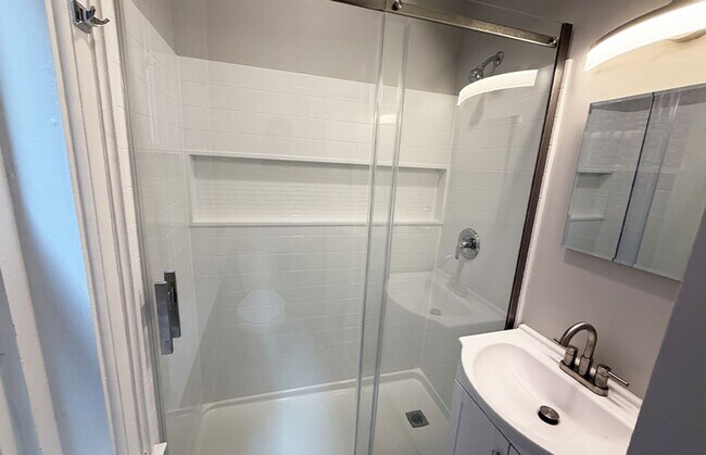 Building Photo - 2724 Jefferson Ave