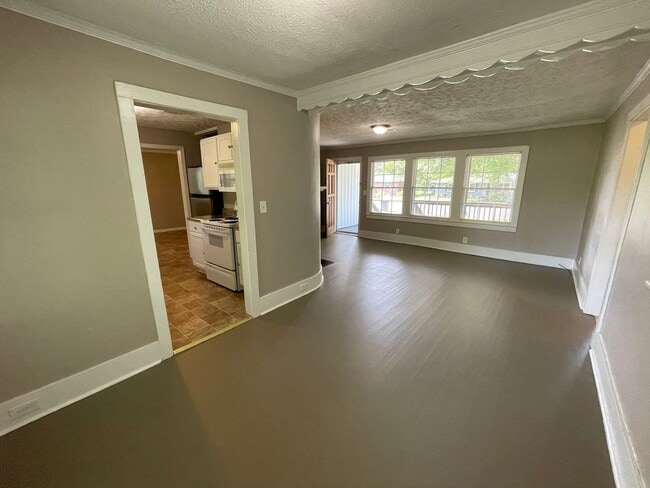 Building Photo - Updated 3/1 House in Cedartown- $1,395