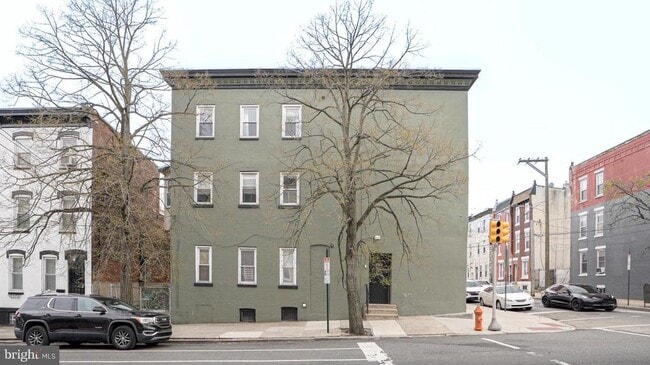 Building Photo - 539 N 33rd St