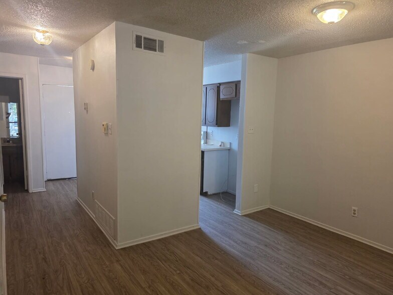 Building Photo - 7805 Ashe Ct