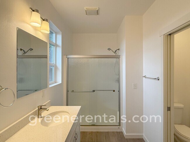 Building Photo - 1944 Olympia Ave NE