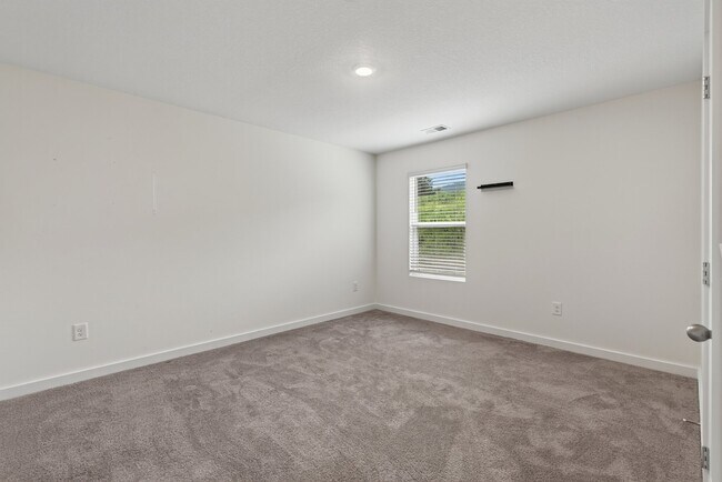 Building Photo - 136 S Blissful Mdws Dr