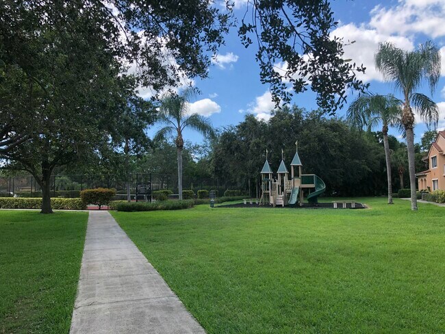 Building Photo - 181 SW Palm Dr