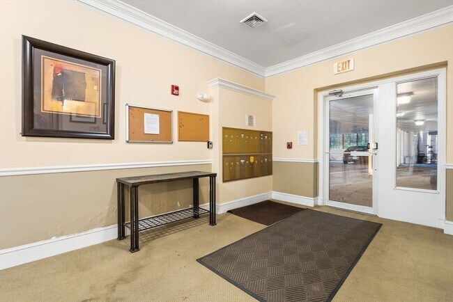 Building Photo - 24 S Bulfinch St