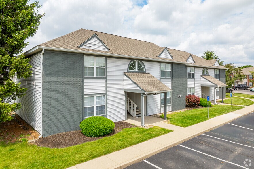 Primary Photo - Burberry Place Apartments
