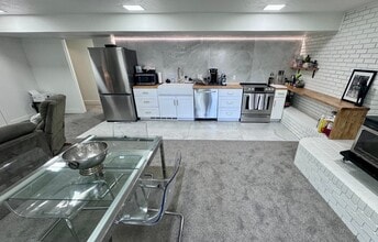 Building Photo - 2701 Sky View Dr