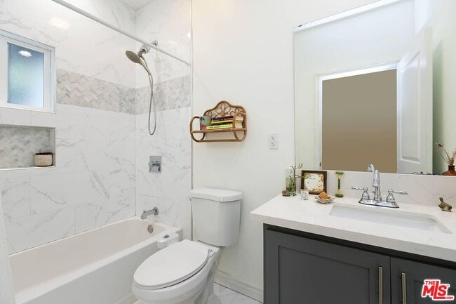 Building Photo - 632 S Evergreen Ave