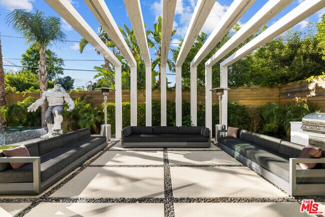 Building Photo - 4841 Alonzo Ave