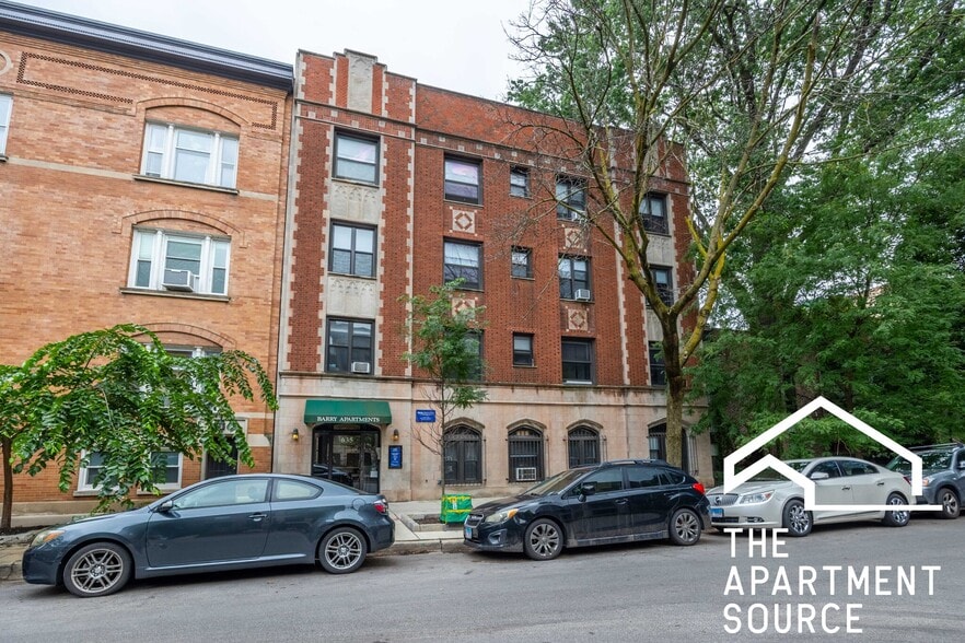 Building Photo - 633 W Barry Ave