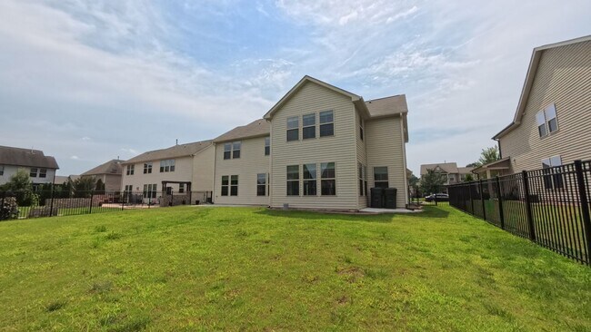 Building Photo - Beautiful Home in Mebane