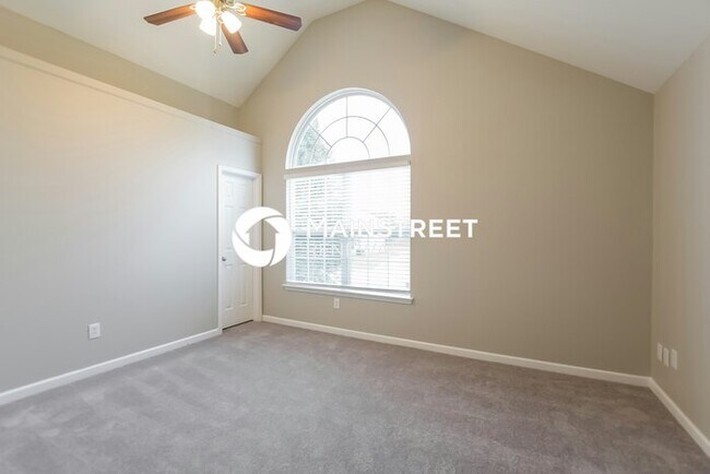 Building Photo - 4 Bedroom Pet-Friendly Home in Douglasville, GA with Main Street Renewal
