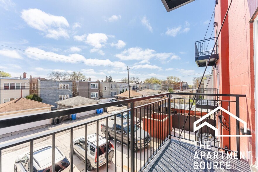 Building Photo - 3329 N Avers Ave