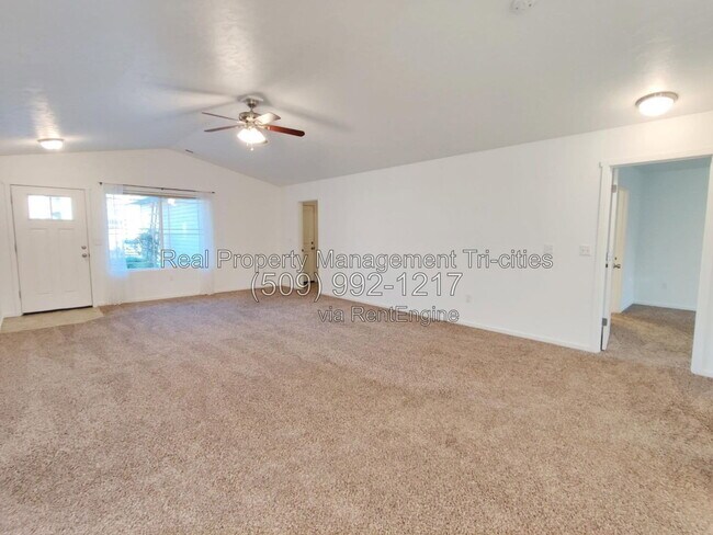 Building Photo - 5825 Sidon Ln