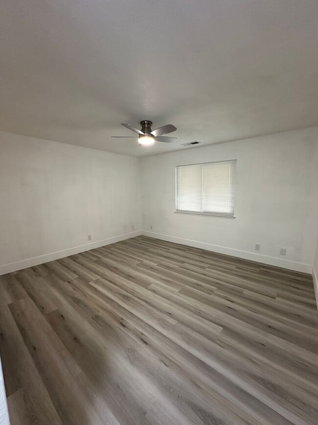 Building Photo - Must see newly remodeled home!!!