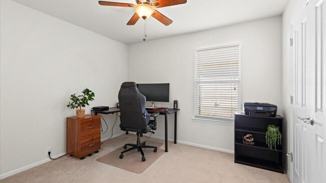 Building Photo - 600 Planters Pass