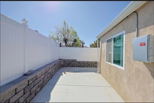 Building Photo - 143 Buccaneer Dr