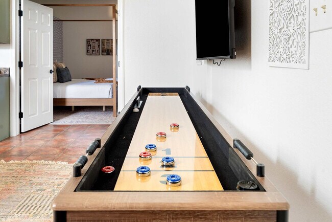 Building Photo - 6235 E Thunderbird Rd