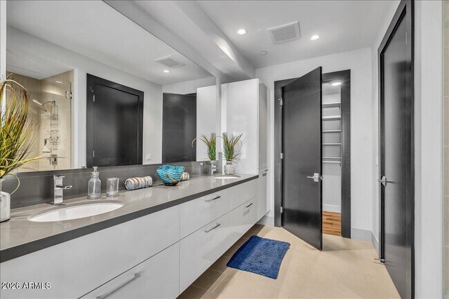 Building Photo - 4422 N 75th St